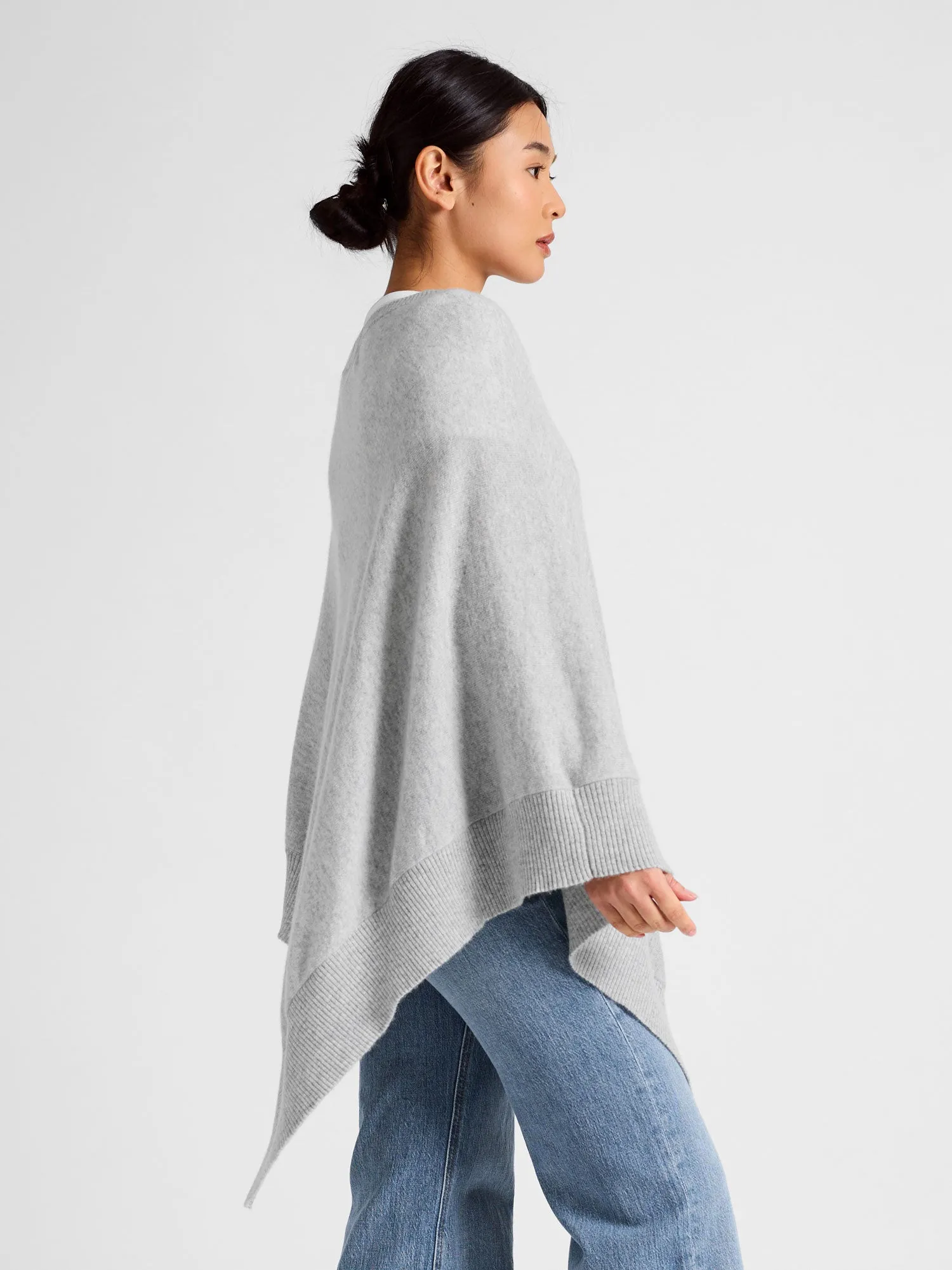 Cashmere poncho "Haddy" - light grey