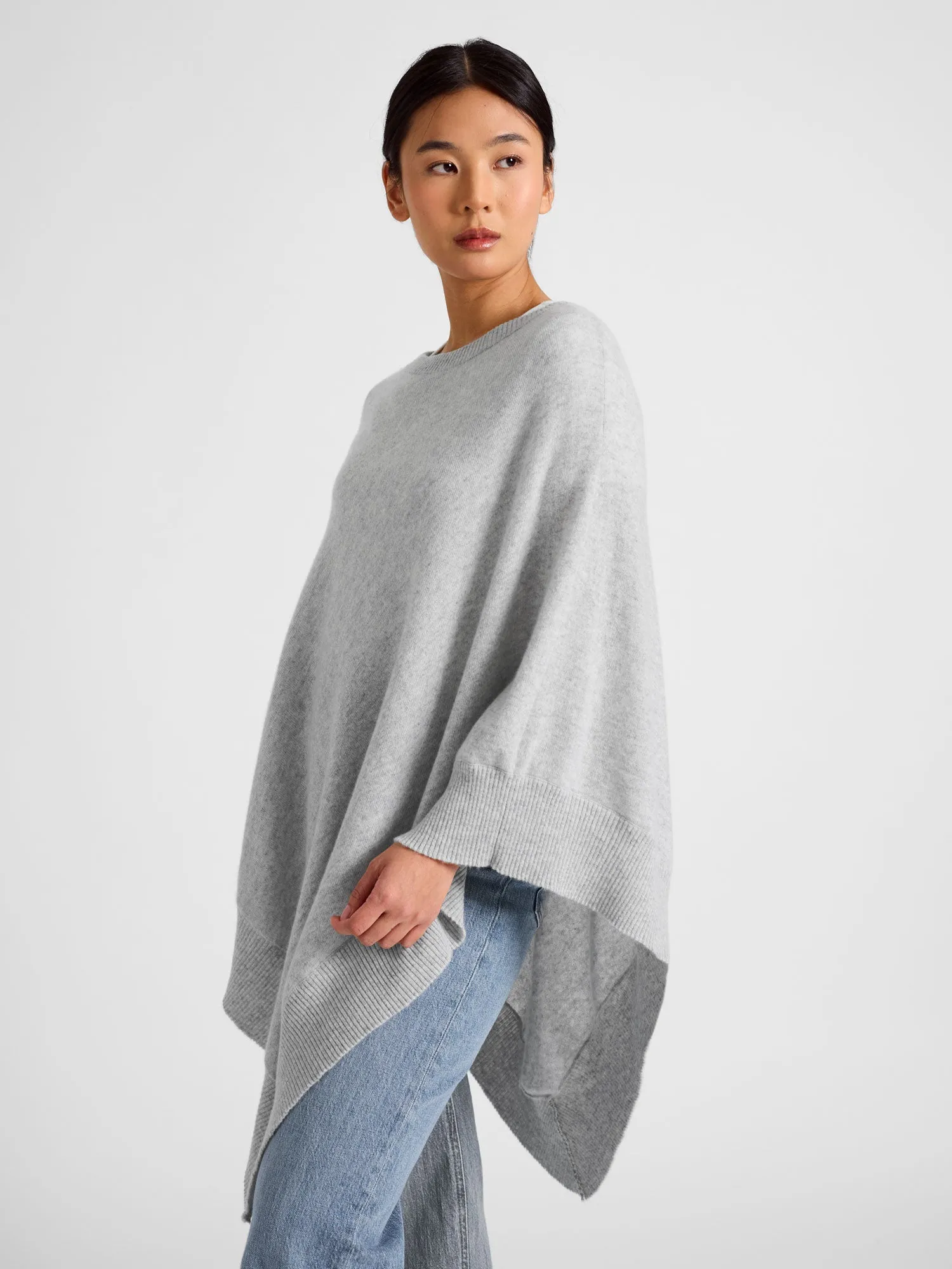 Cashmere poncho "Haddy" - light grey