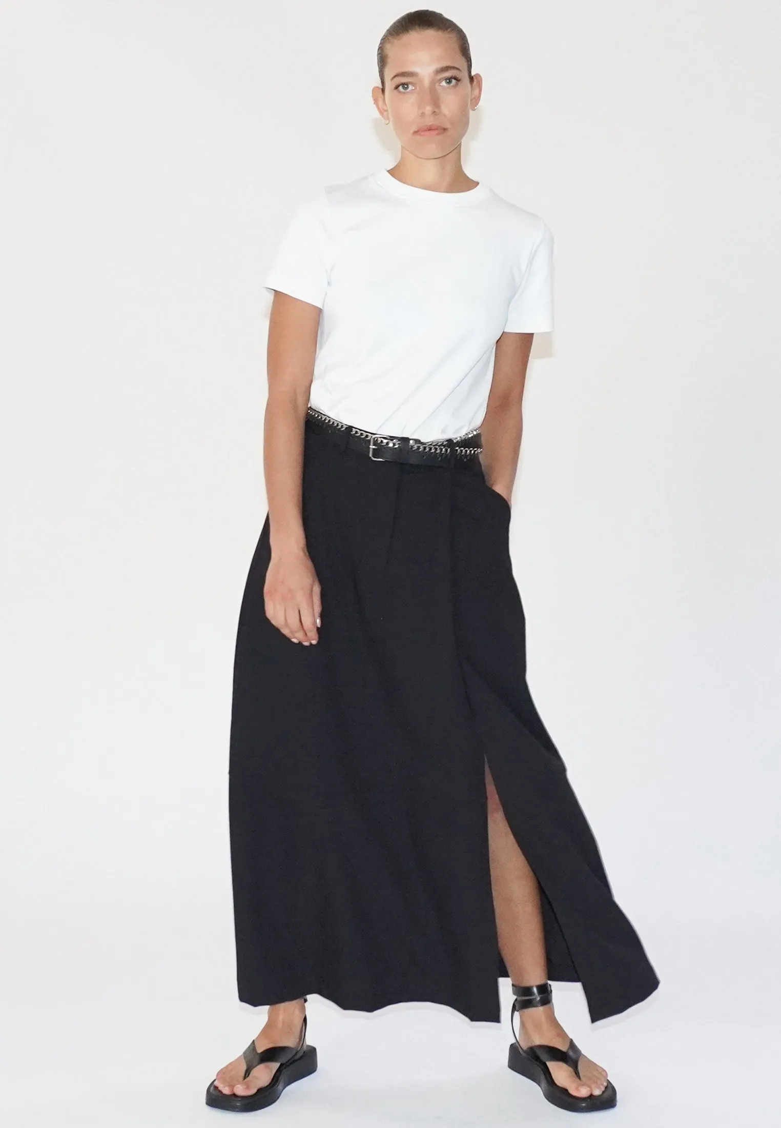 CORE SKIRT BLACK