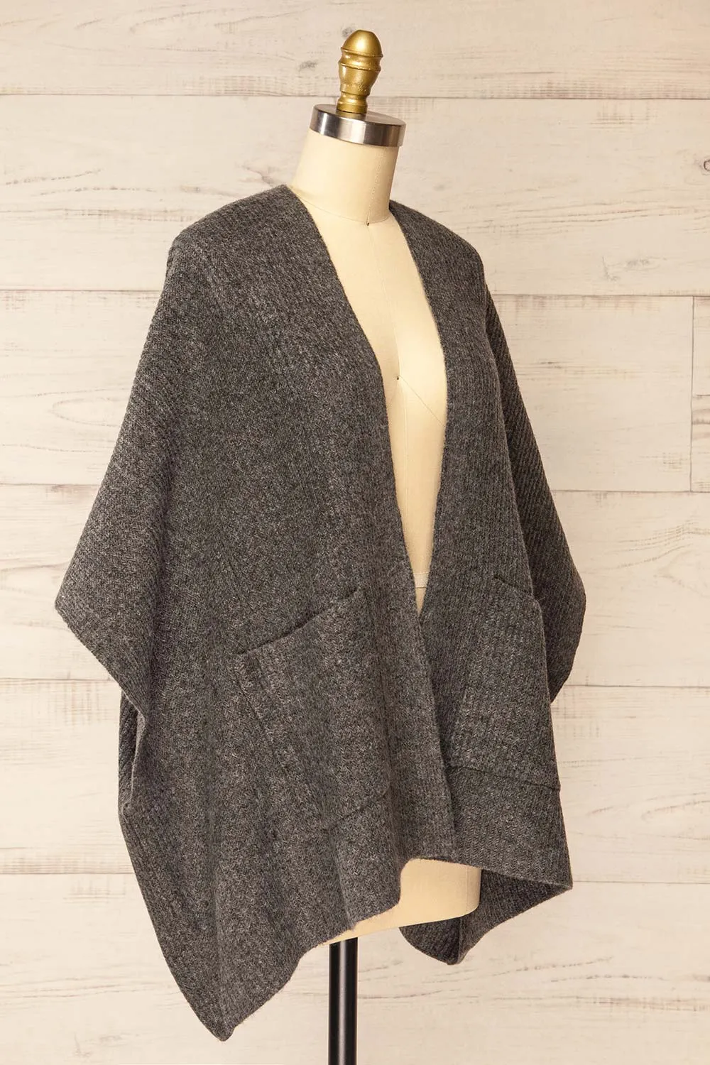 Platon | Grey Knitted Poncho w/ Pockets