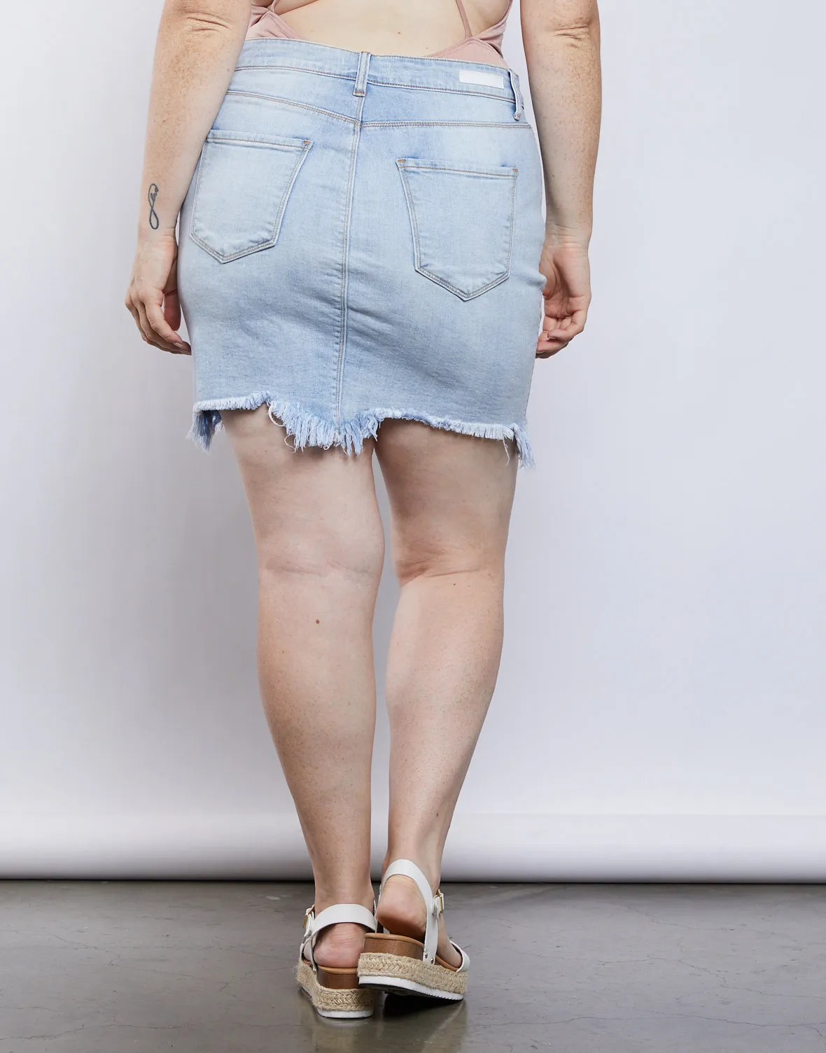 Plus Size Raw Hem Denim Mini Skirt