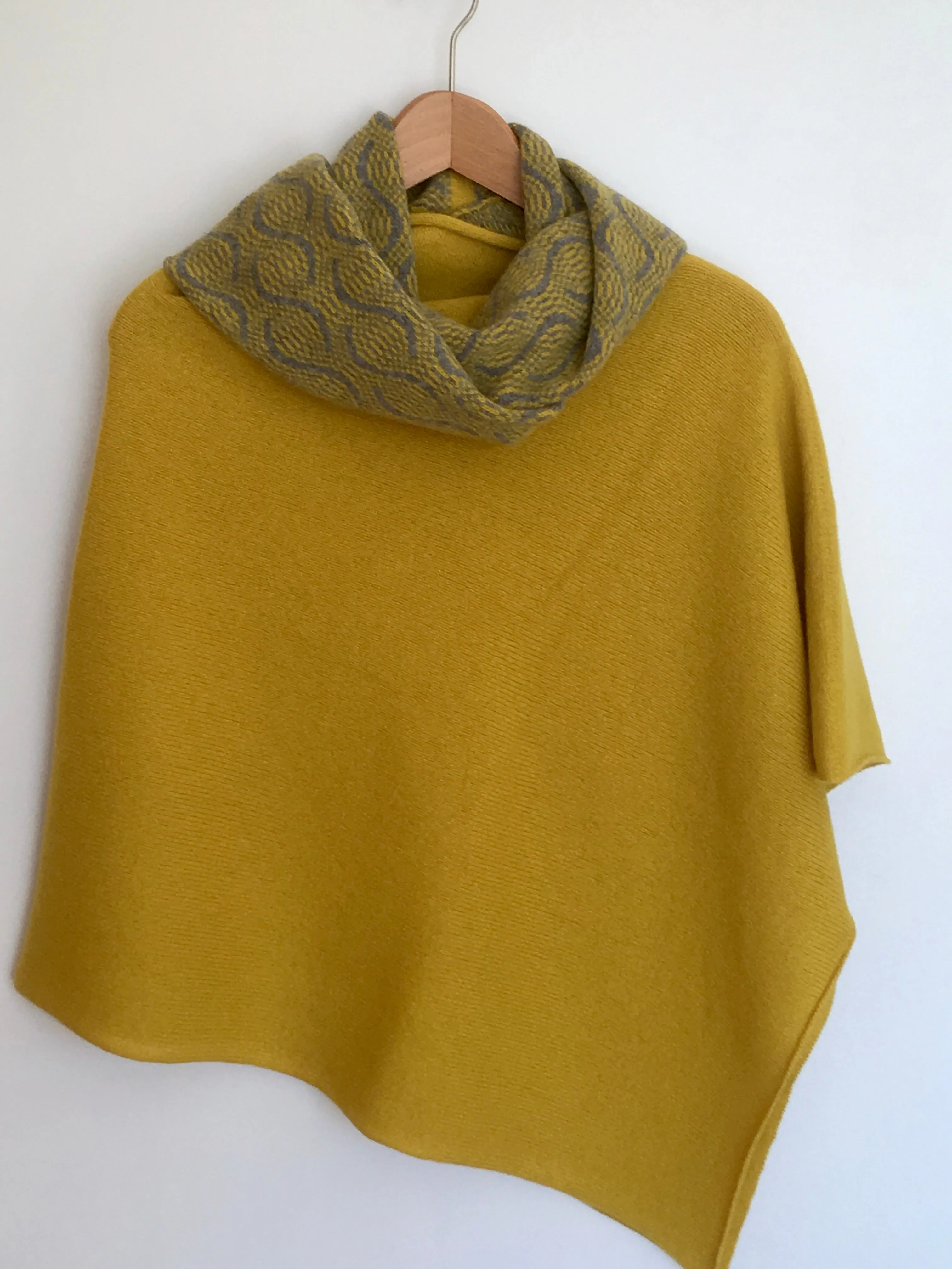 Poncho Soft Merino Lambswool Piccalilli Yellow